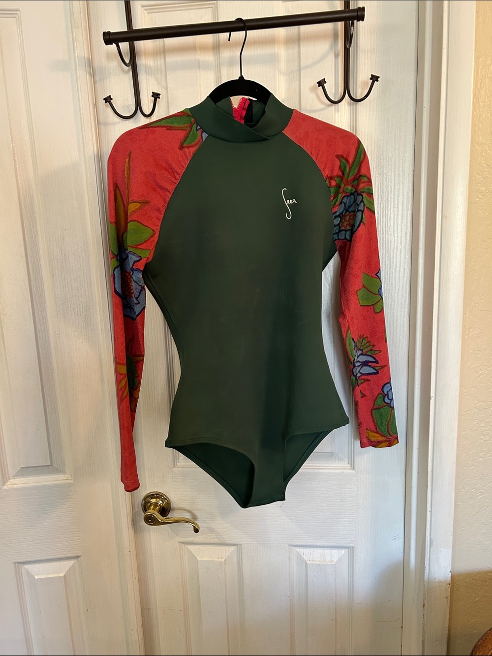 Seea Gaviotas rash guard -